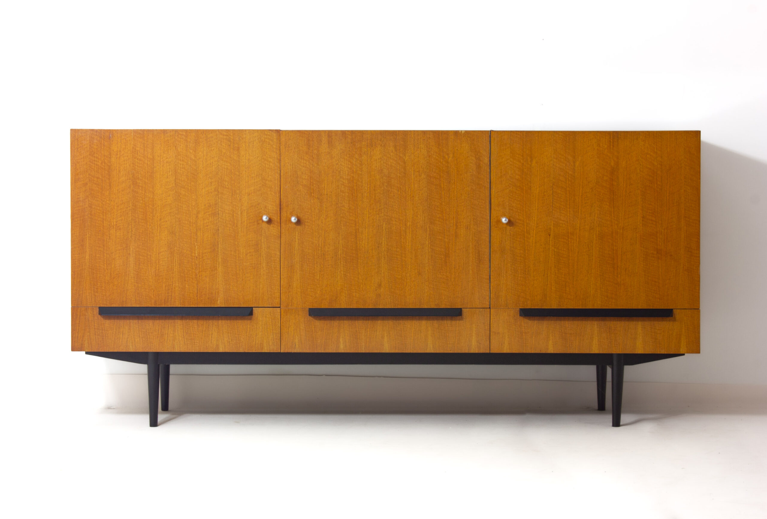 Modernist Belgian sideboard in maple