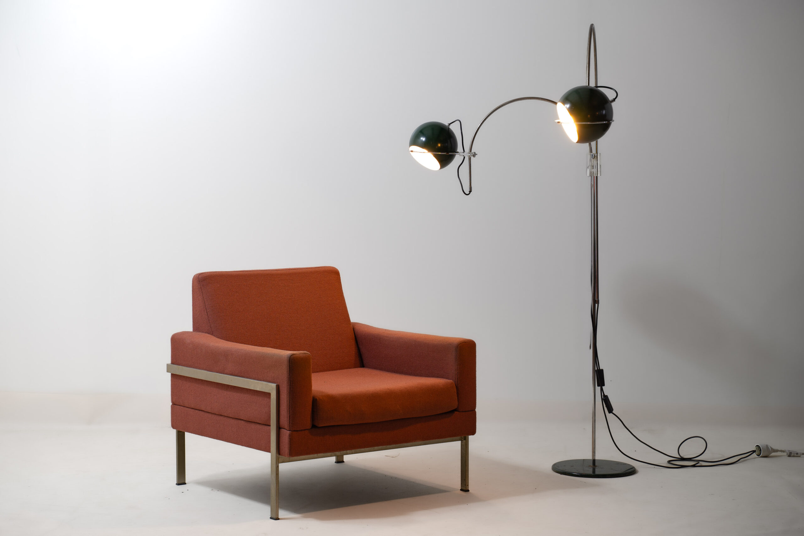 Eyeball floor lamp