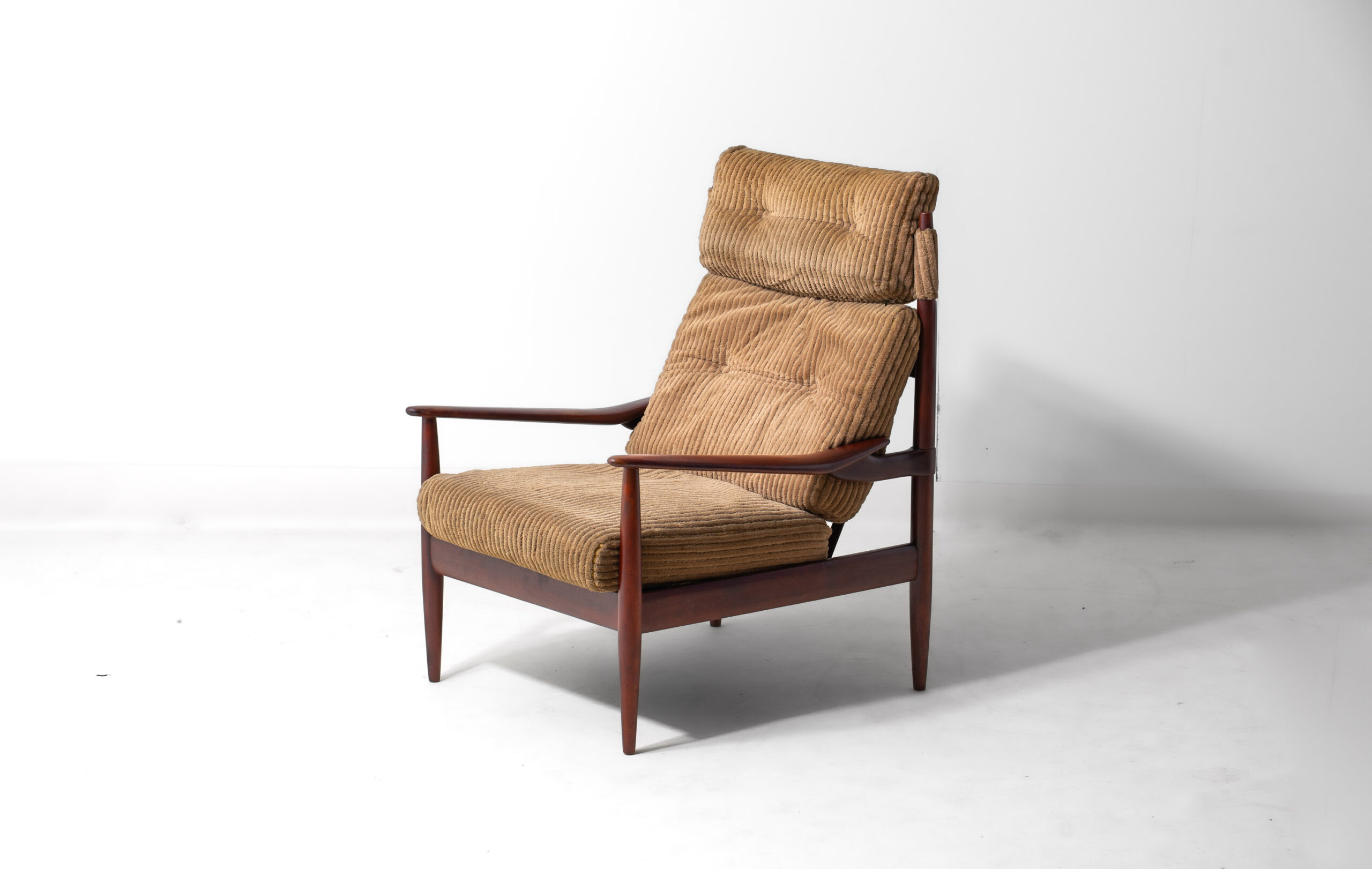 Mustard lounge chair